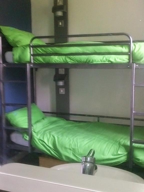 Yha Poppit Sands Hostel Cardigan Phòng bức ảnh